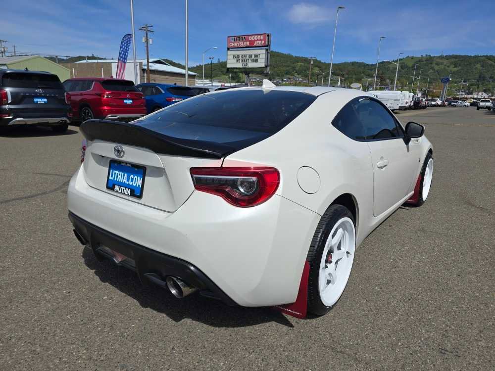 Used 2017 Toyota 86 image 5