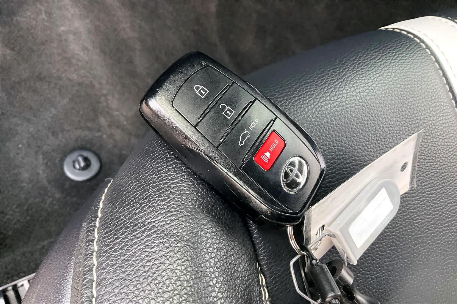 Used 2025 Toyota Camry SE FWD image 14