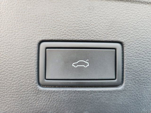 Used 2024 Volkswagen Atlas Cross Sport SEL R-Line image 35