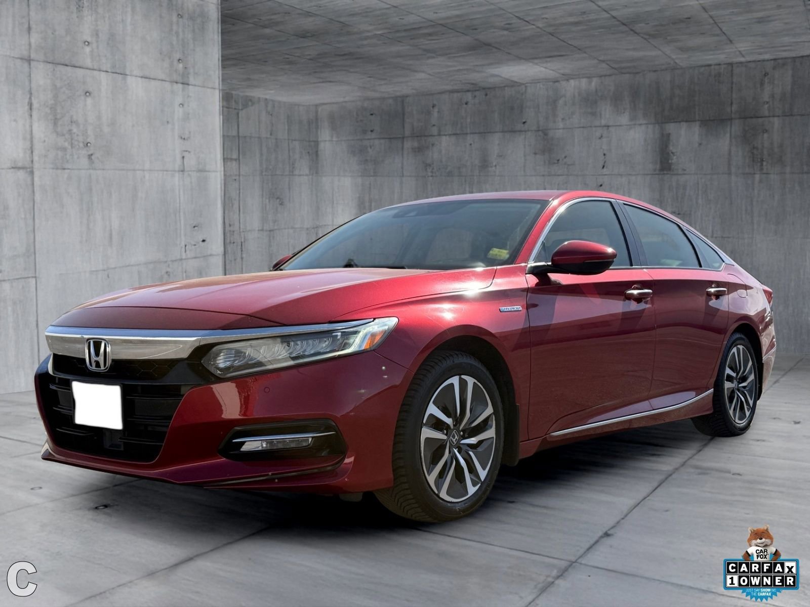 Used 2018 Honda Accord Touring image 2