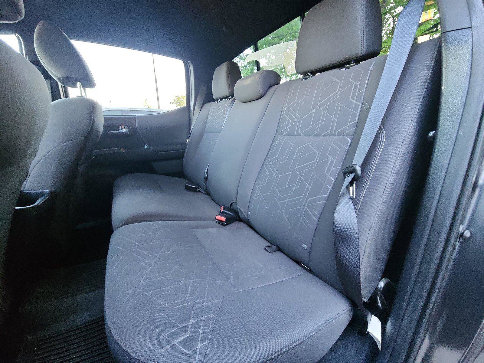 Used 2017 Toyota Tacoma TRD Sport w/ Premium & Technology Package AWD/4WD image 19