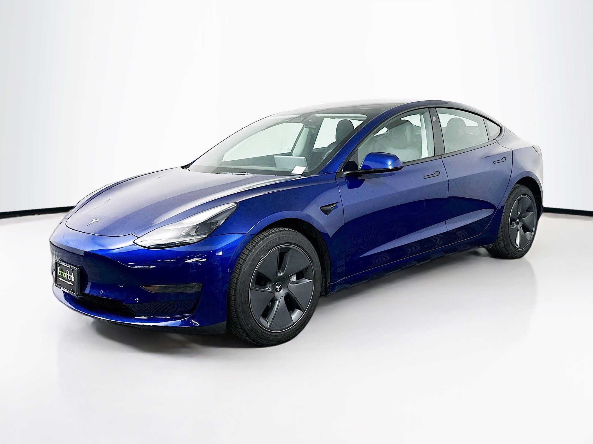 Used 2021 Tesla Model 3 Standard Range Plus image 3