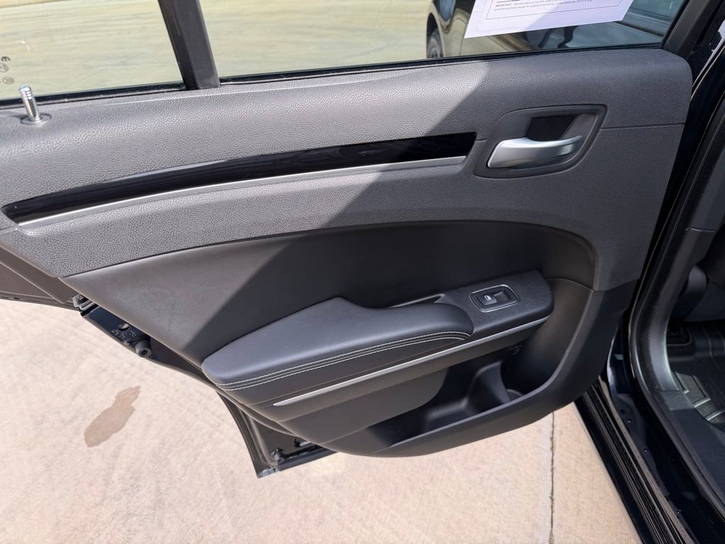Used 2019 Chrysler 300 S image 14