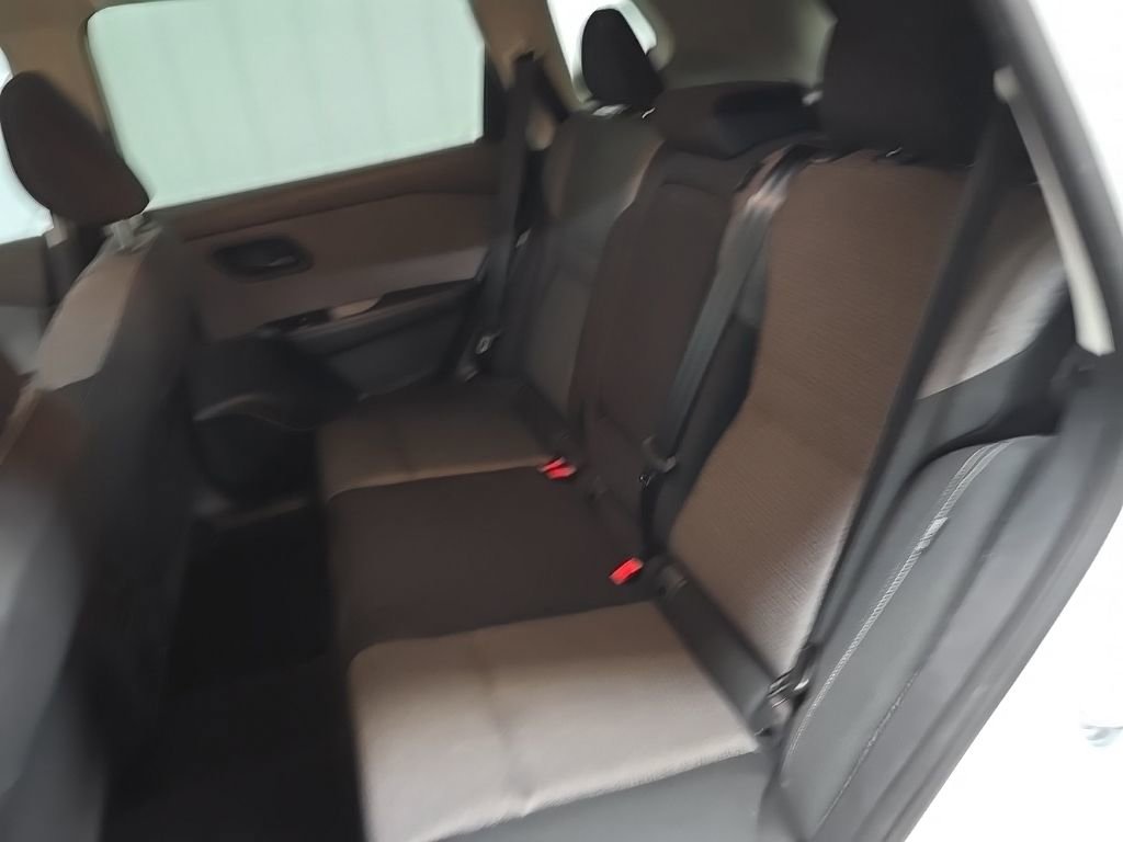 Used 2022 Nissan Rogue S image 31