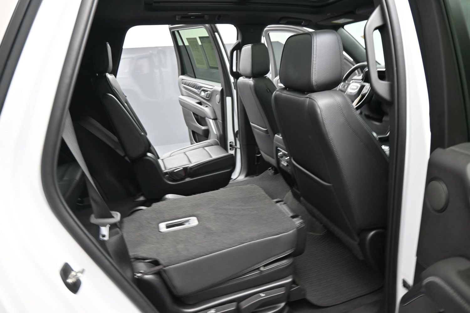 Used 2022 GMC Yukon Denali AWD/4WD image 19