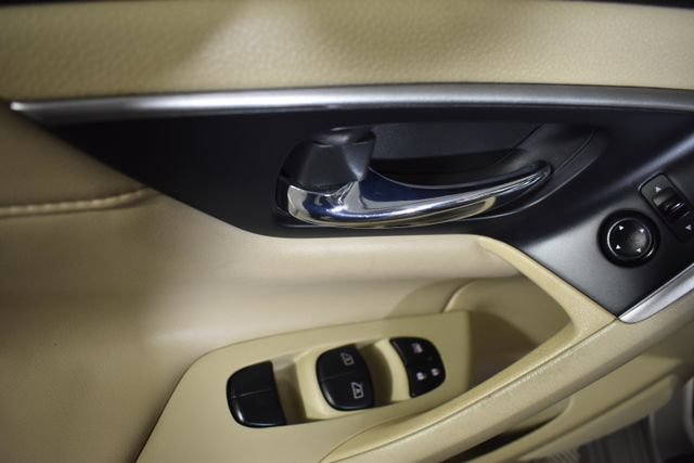 Used 2015 Nissan Altima 2.5 SV w/ Convenience Package FWD image 8