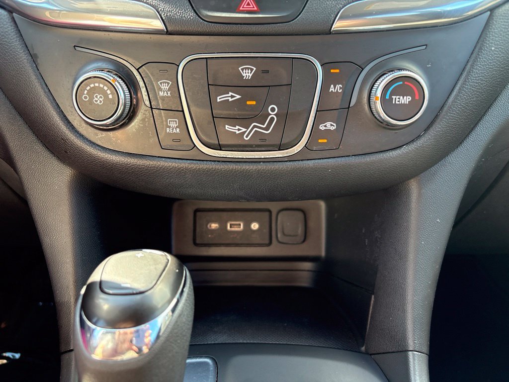 Used 2020 Chevrolet Equinox LT FWD image 24