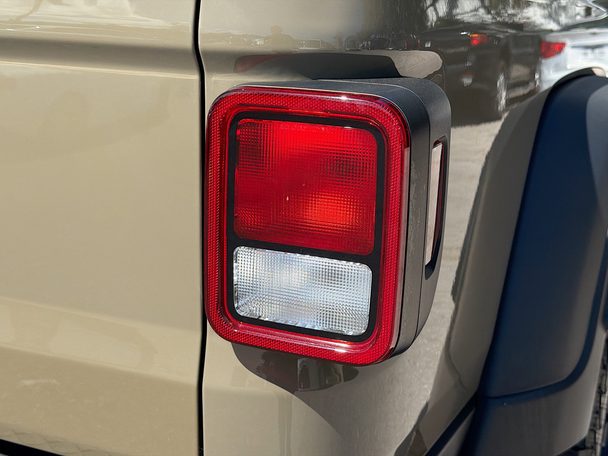 Used 2020 Jeep Gladiator Sport image 10