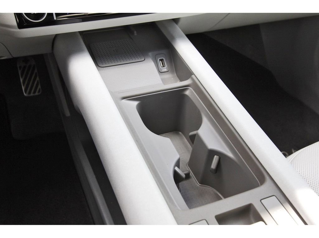 Used 2024 Hyundai Ioniq 6 Limited image 30