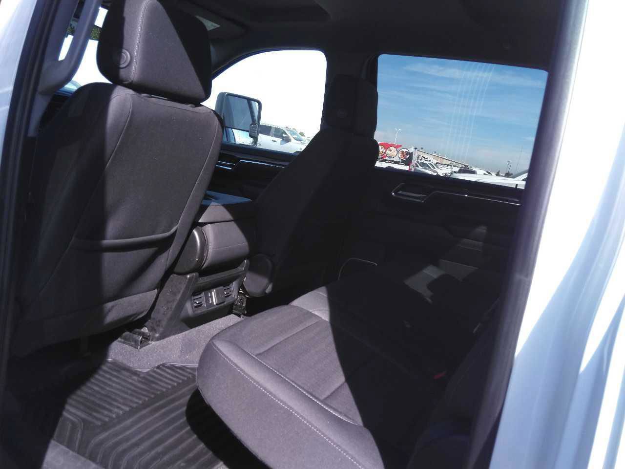 Used 2024 Chevrolet Silverado 2500 LT w/ Convenience Package AWD/4WD image 3