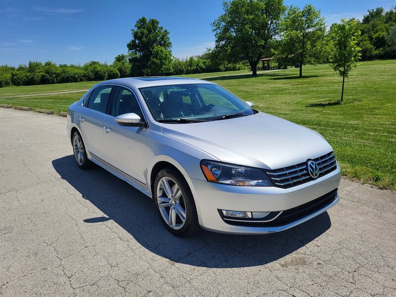 Used 2012 Volkswagen Passat 3.6 SEL Premium FWD image 5