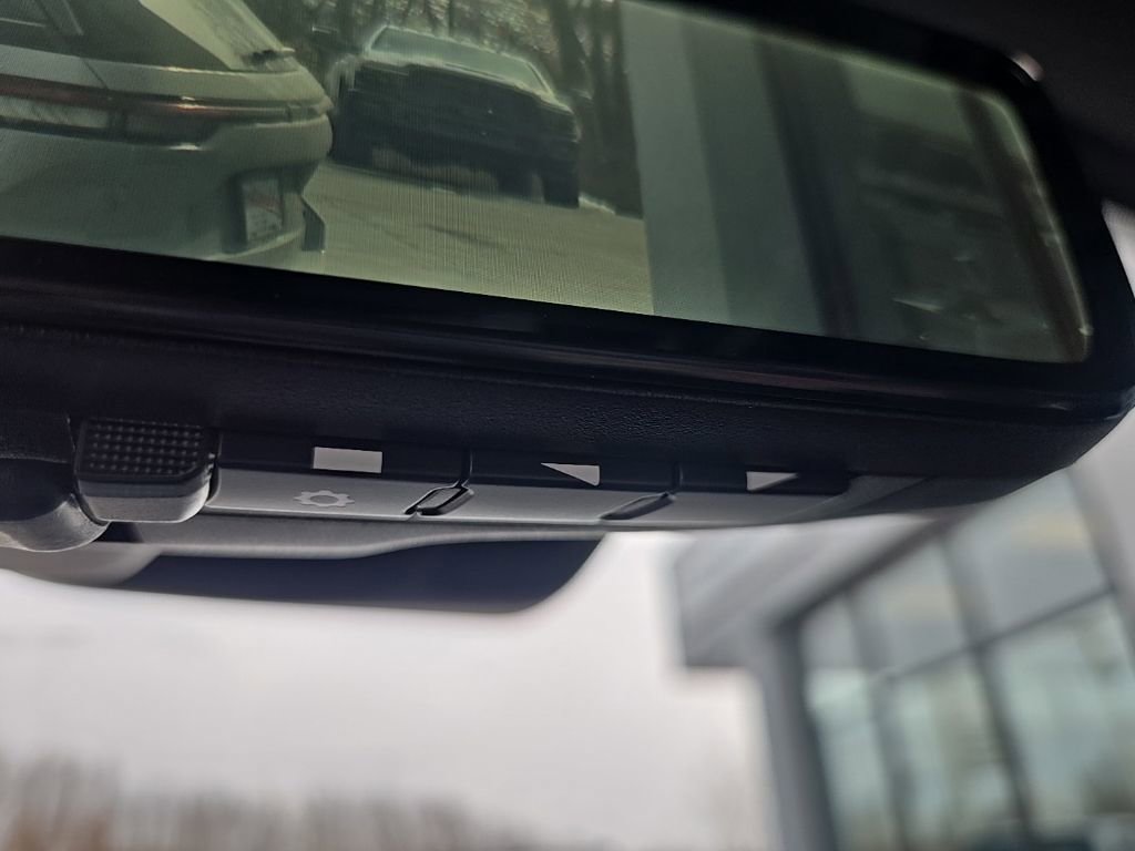 Used 2025 Jeep Grand Cherokee L Limited w/ Luxury Tech Group II image 71