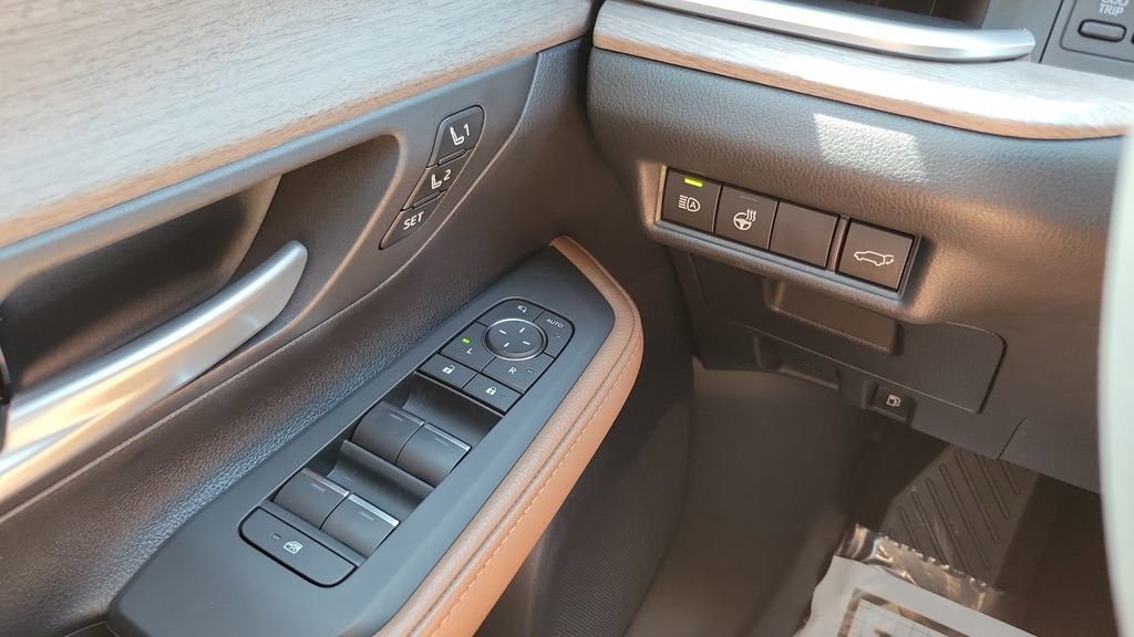 Certified 2026 Toyota Grand Highlander AWD image 19