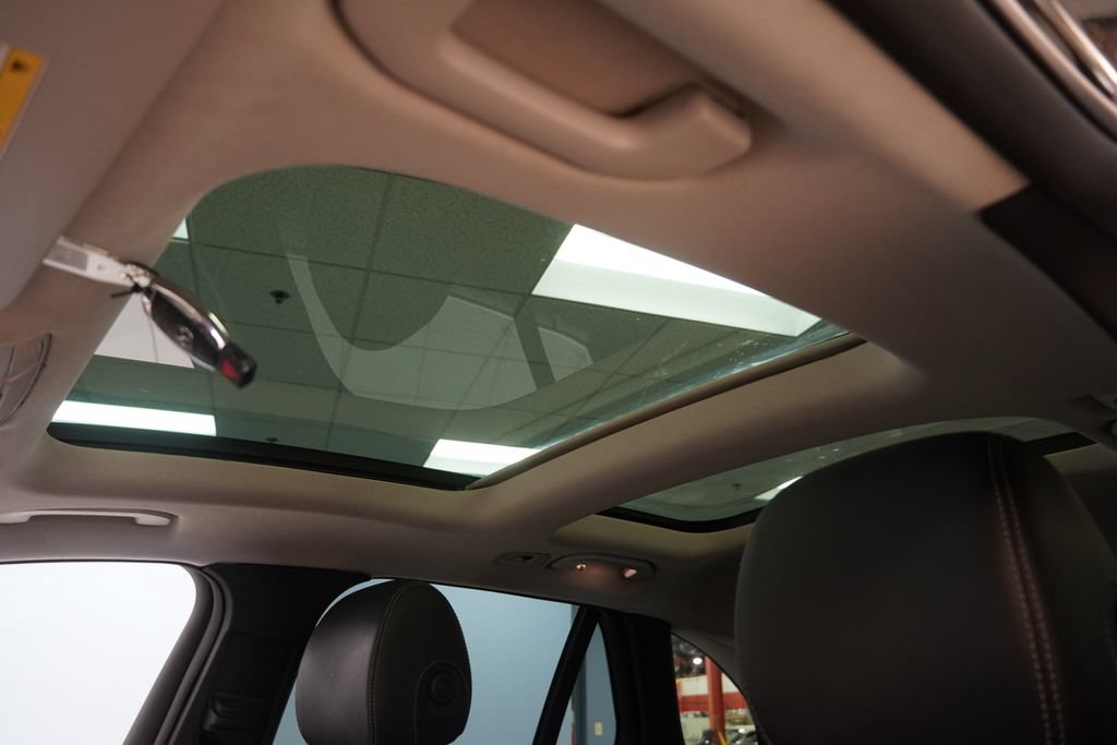 Used 2016 Mercedes-Benz GLC 300 4MATIC image 4