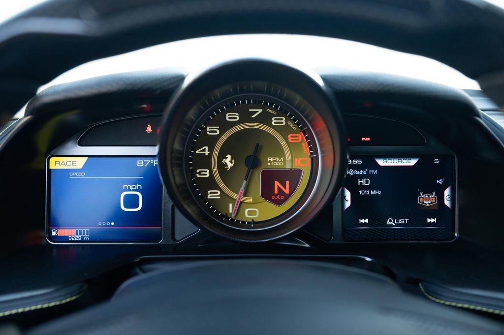 Used 2020 Ferrari 812 Superfast image 38