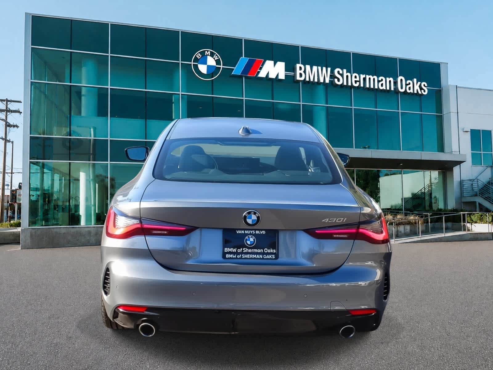 Used 2024 BMW 430i Coupe w/ Premium Package RWD image 5
