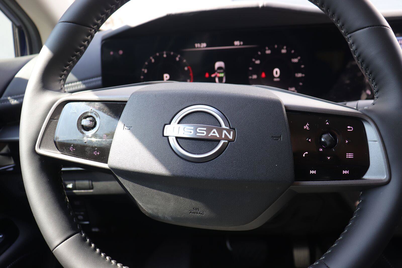 Used 2025 Nissan Murano SV AWD/4WD image 26