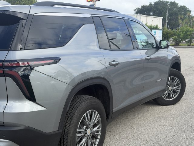 Used 2026 Chevrolet Traverse LT w/ Driver Confidence Package FWD image 8