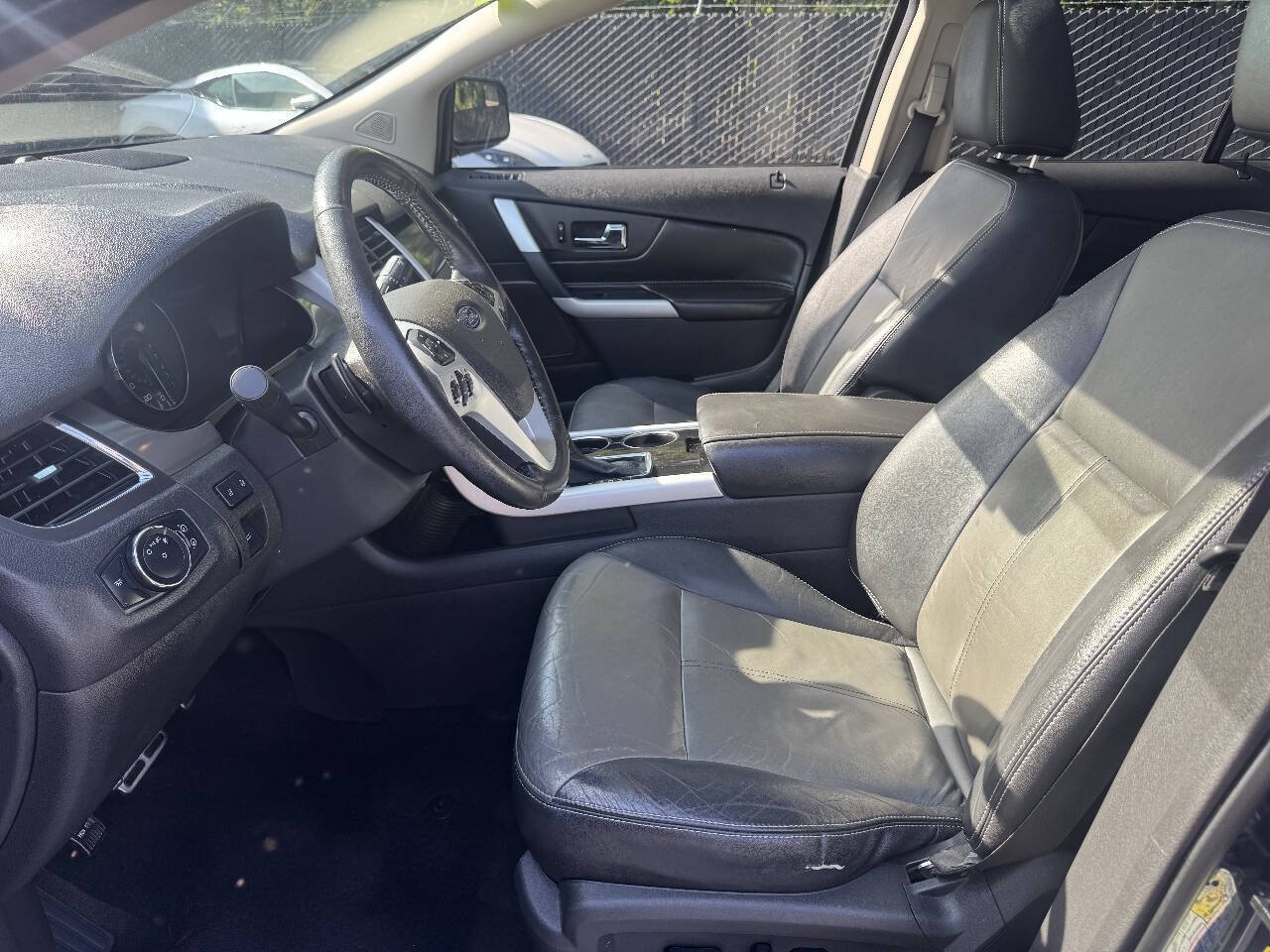 Used 2011 Ford Edge Sport w/ Driver Entry Pkg FWD image 8