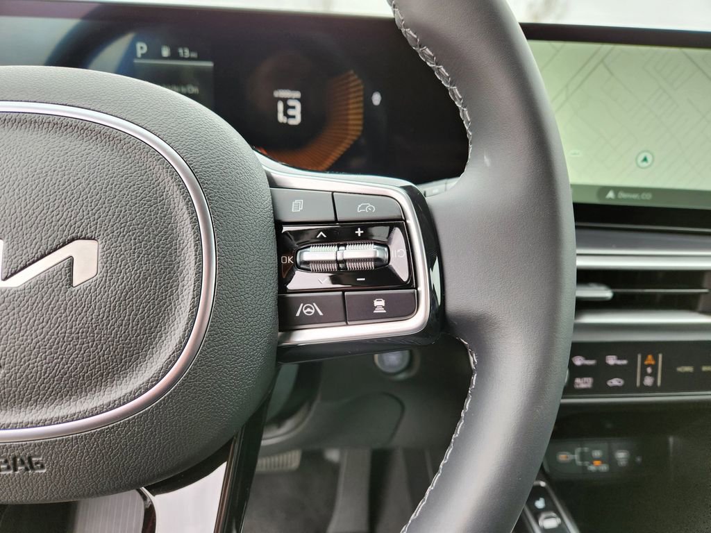 New 2025 Kia Sorento S image 16