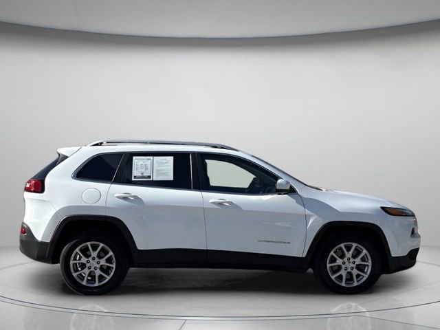 Used 2018 Jeep Cherokee Latitude w/ Safety Group image 2