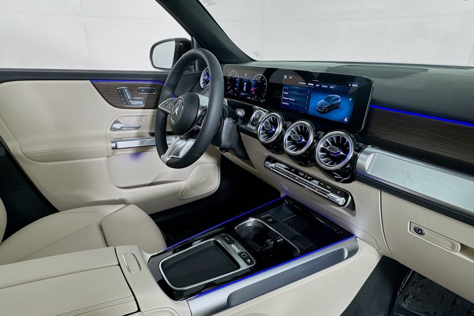 New 2026 Mercedes-Benz GLB 250 4MATIC image 15