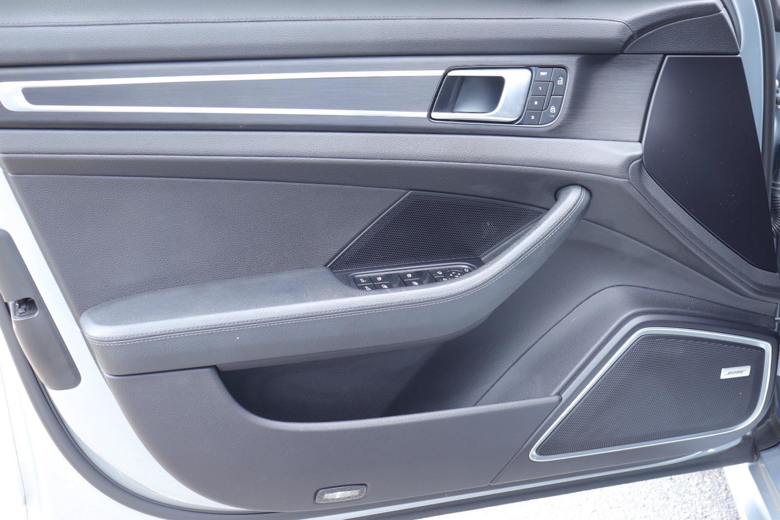 Used 2023 Porsche Panamera Platinum Edition w/ Sportdesign Package RWD image 9