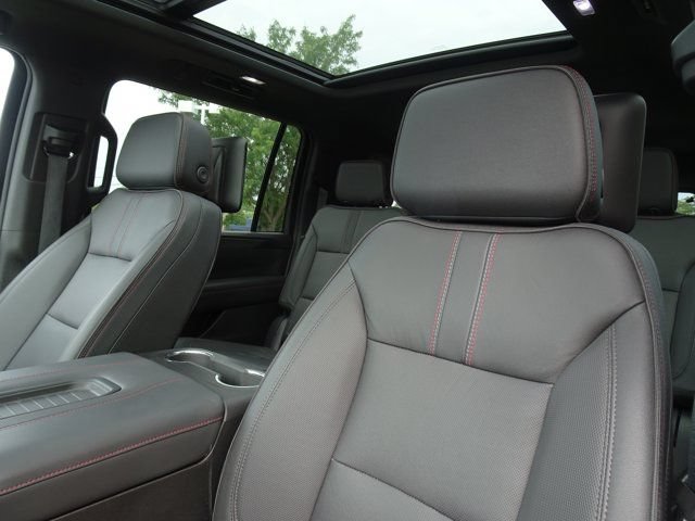 Used 2023 Chevrolet Suburban RST w/ Sport Performance Package AWD/4WD image 13