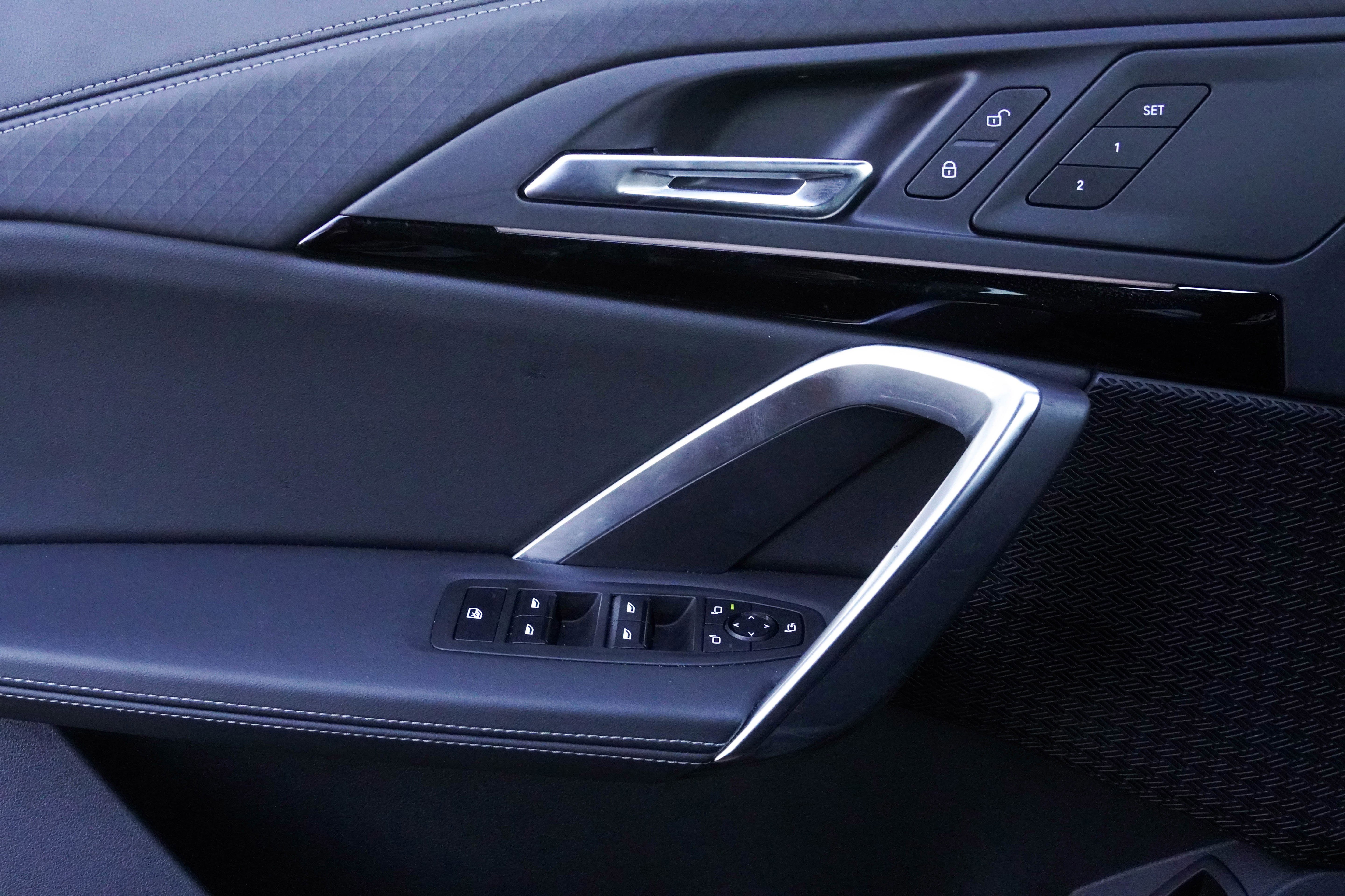 Certified 2025 BMW X2 xDrive28i image 15