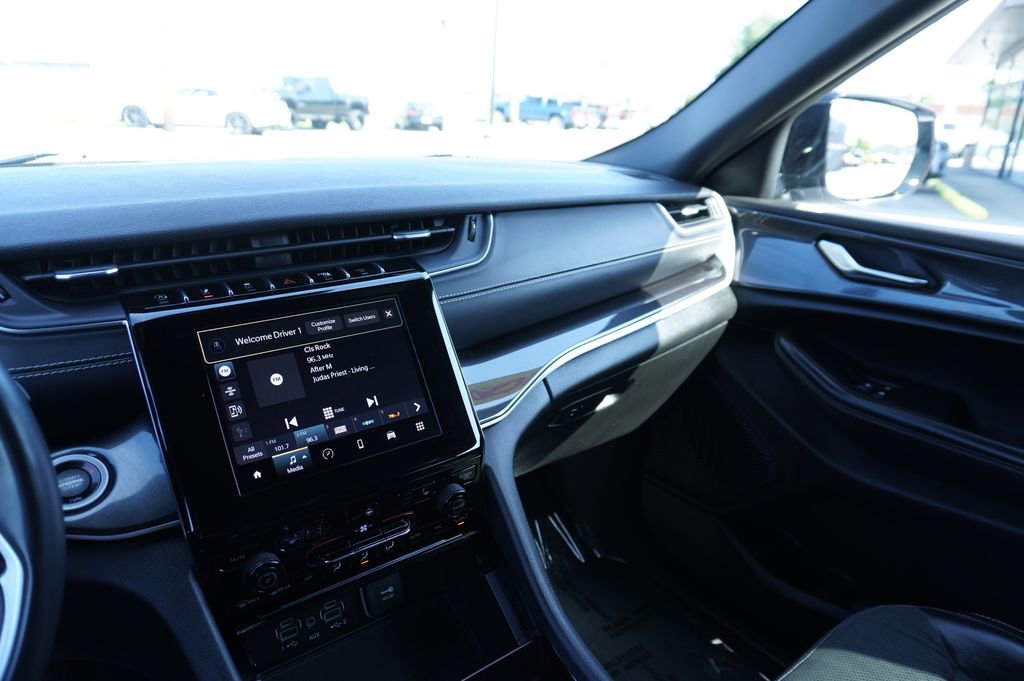 Used 2023 Jeep Grand Cherokee L Laredo AWD/4WD image 20