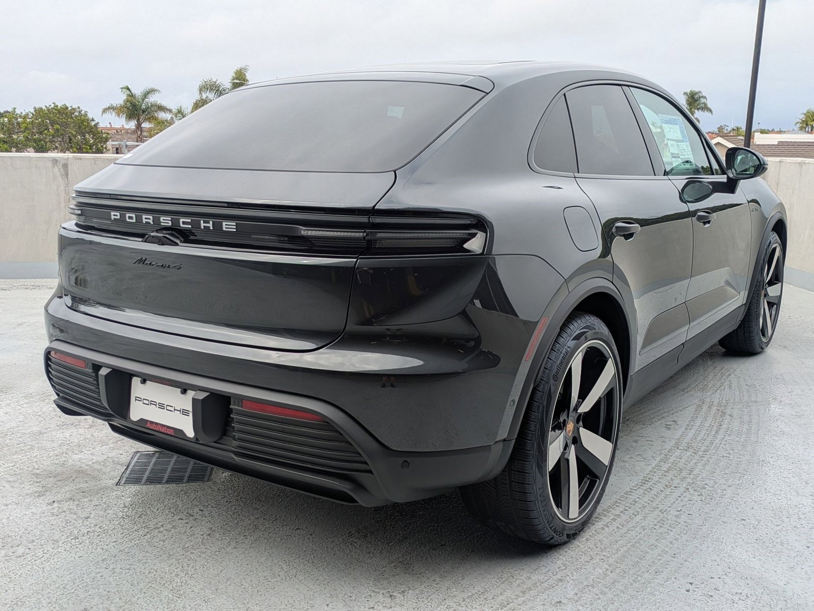 New 2025 Porsche Macan 4 Electric image 9