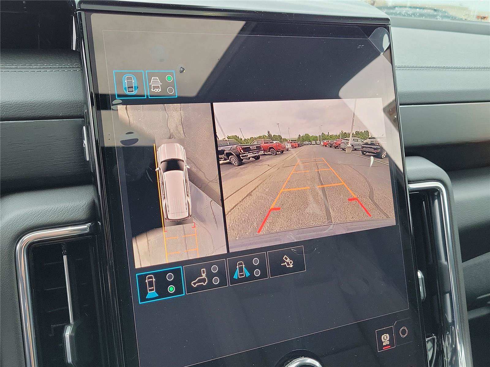New 2026 GMC Yukon Denali w/ Advanced Technology Package AWD/4WD image 24