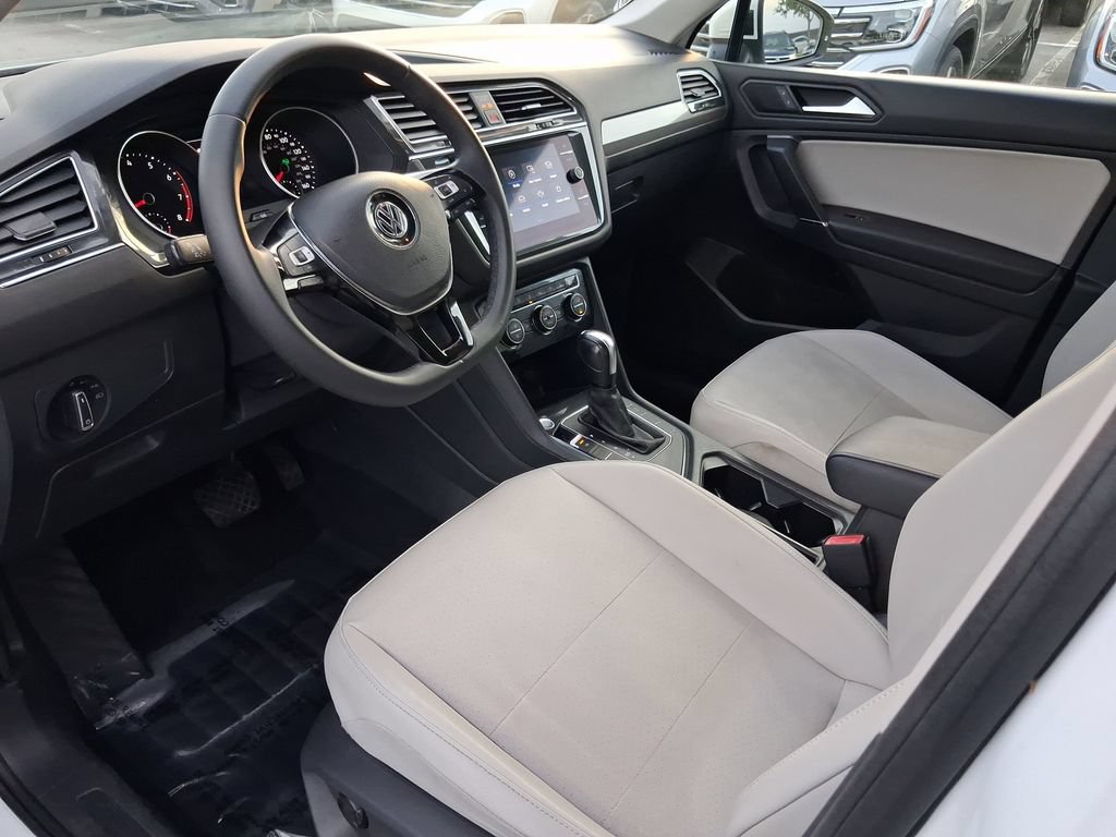 Used 2020 Volkswagen Tiguan SE FWD image 13