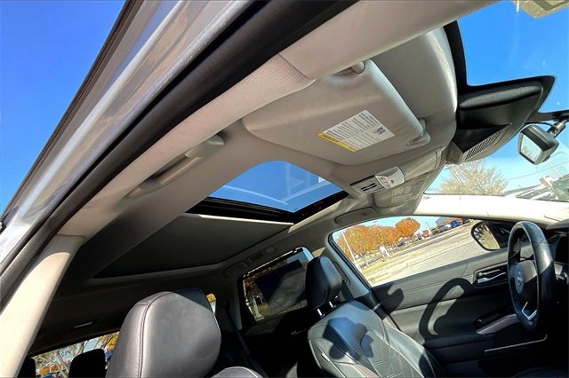 Certified 2023 Nissan Pathfinder Platinum w/ Lighting Package (N93) image 20