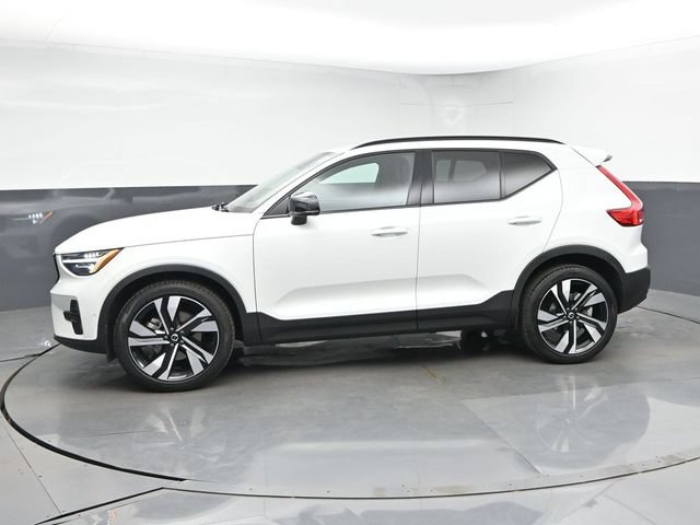 Used 2023 Volvo XC40 B5 Ultimate w/ Protection Package Premier AWD/4WD image 6