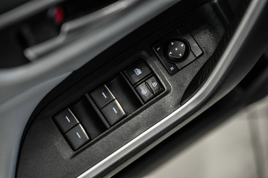 Used 2022 Toyota RAV4 XLE image 37