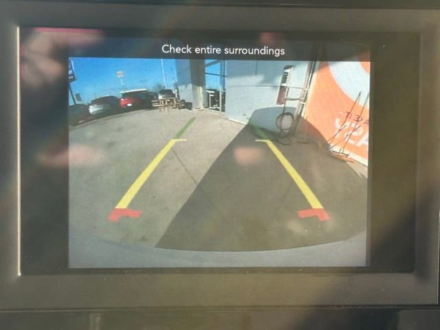 Used 2018 Chrysler Pacifica Touring-L image 32