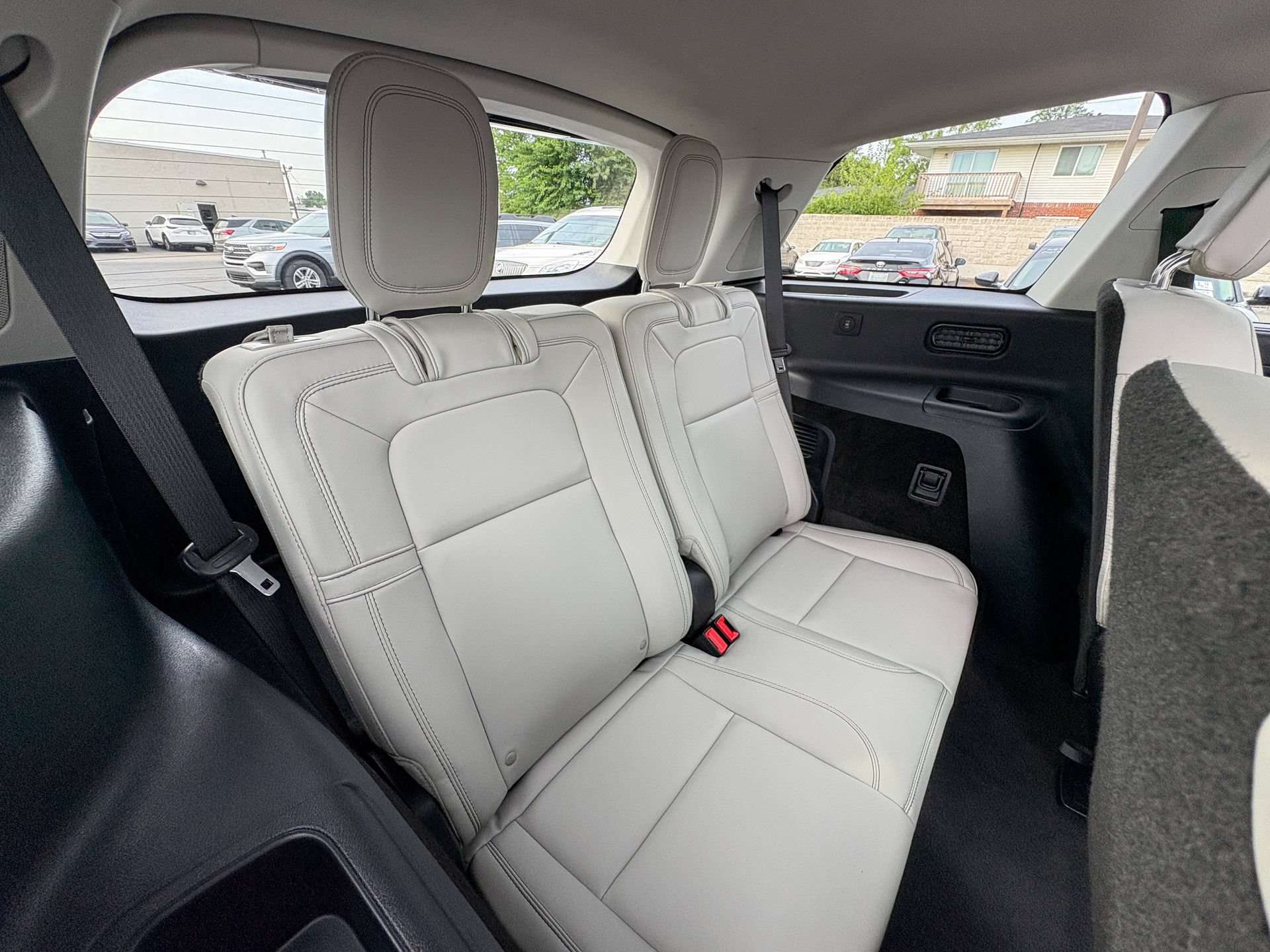Used 2025 Lincoln Aviator Reserve w/ Luxury Package RWD image 33