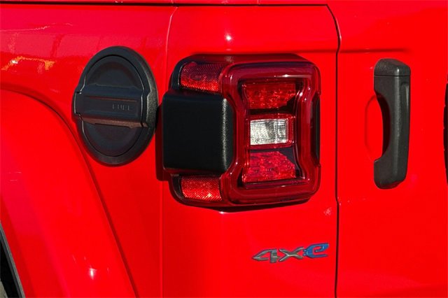 Used 2021 Jeep Wrangler Unlimited Sahara w/ Safety Group image 27