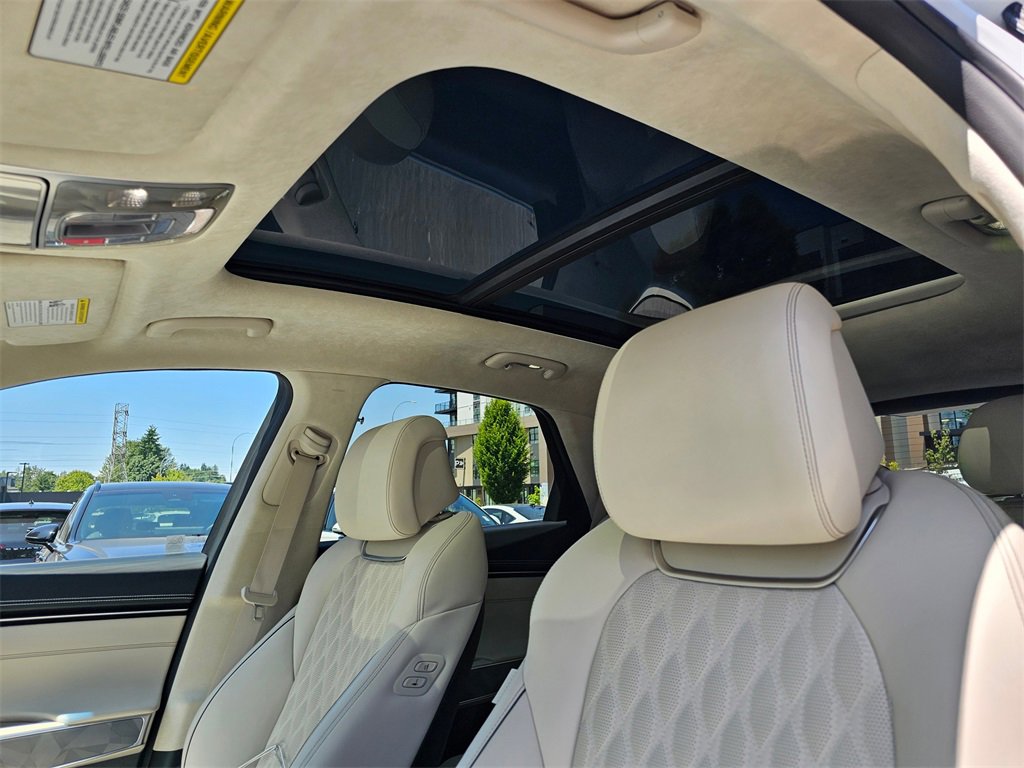 Used 2025 Genesis GV70 3.5T Sport w/ Sport Advanced Package image 24