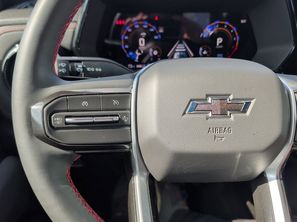 Used 2025 Chevrolet Colorado Z71 w/ Midnight Edition image 25