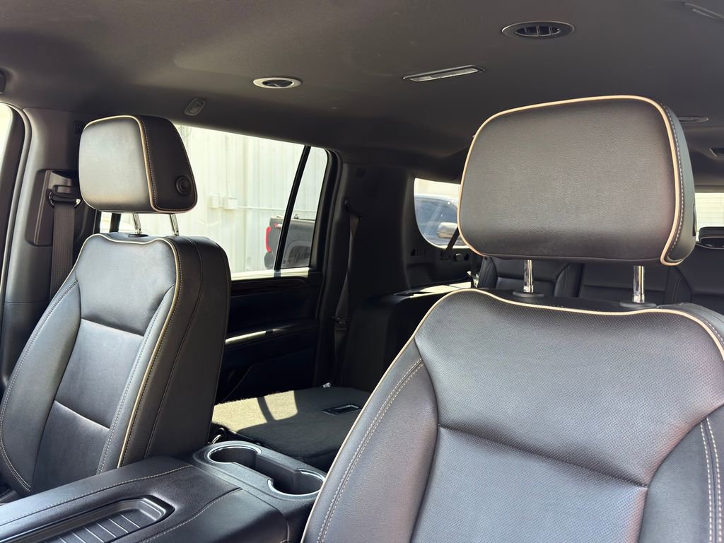 Used 2023 Chevrolet Suburban Premier RWD image 12