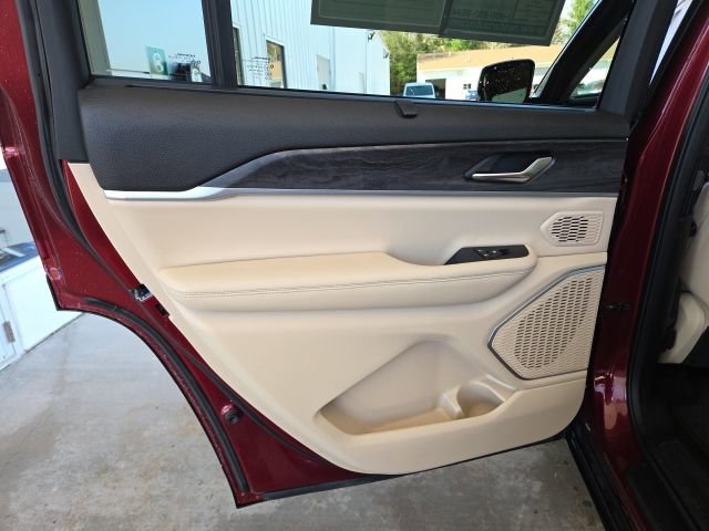 Used 2022 Jeep Grand Cherokee L Limited w/ Luxury Tech Group II image 49