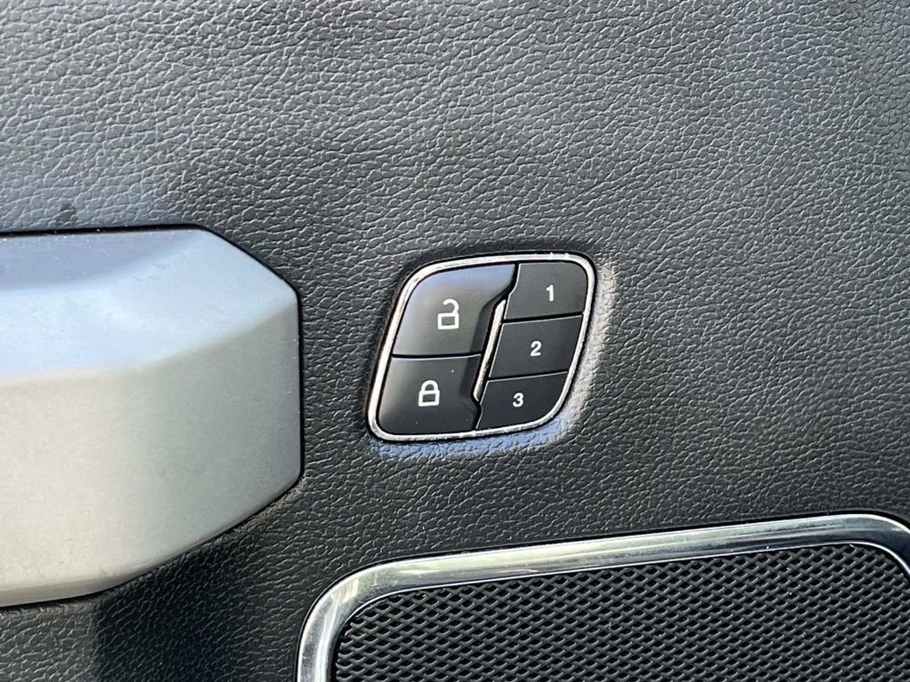 Used 2018 Ford F150 Lariat image 27