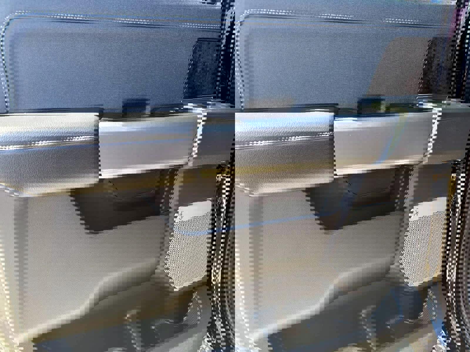 Used 2025 Ford F350 Lariat w/ Lariat Ultimate Package image 12