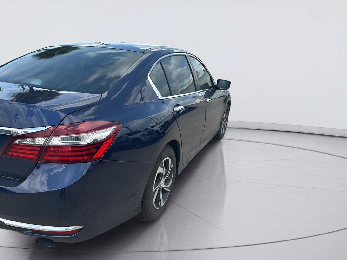 Used 2017 Honda Accord LX image 3