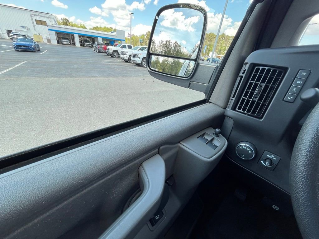 Used 2024 GMC Savana 2500 w/ Driver Convenience Package RWD image 18