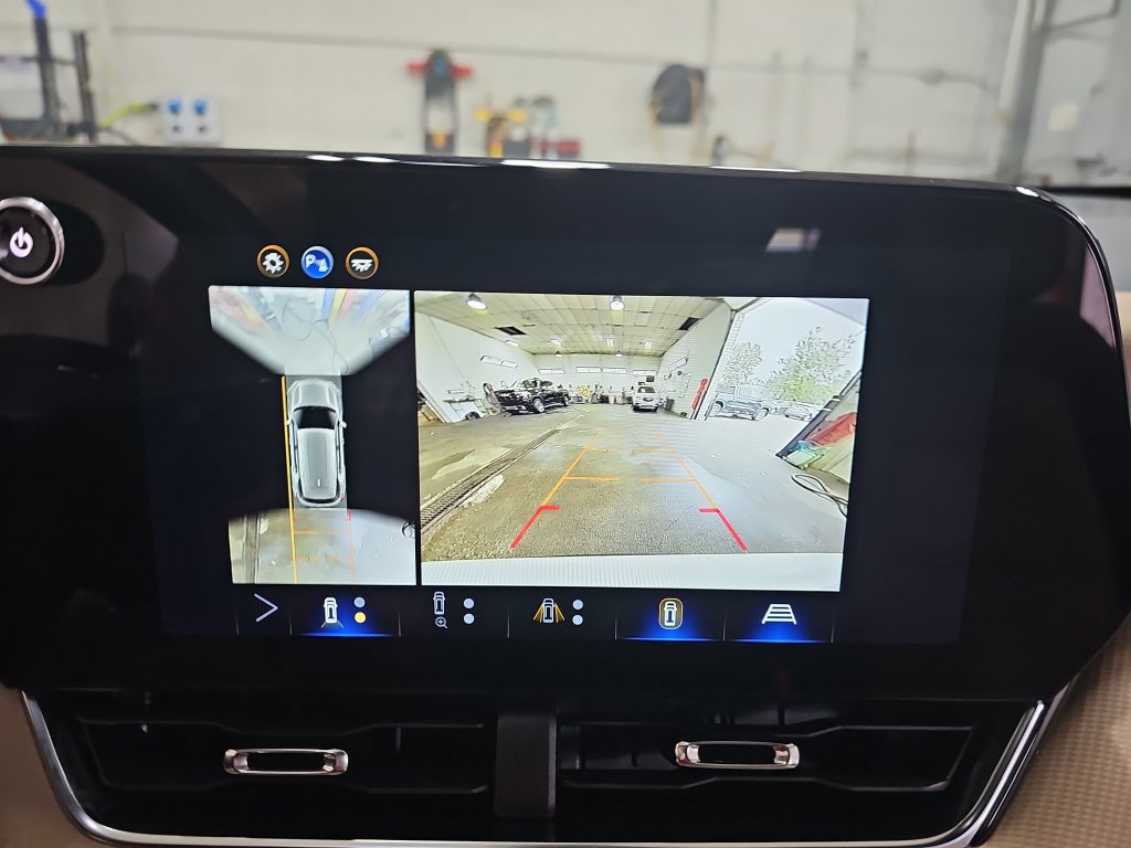 Certified 2025 Chevrolet Equinox ACTIV w/ Safety and Technology Package AWD/4WD image 30