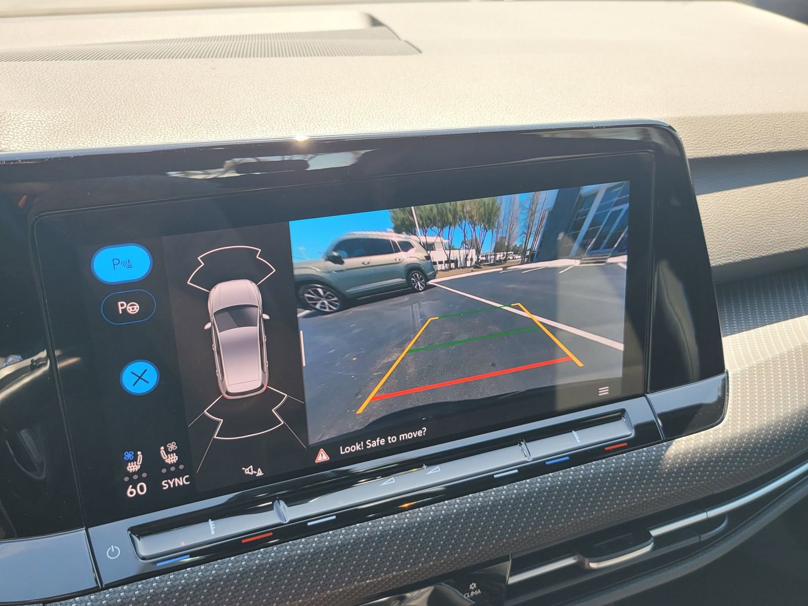 Used 2024 Volkswagen Golf R 2.0T image 25