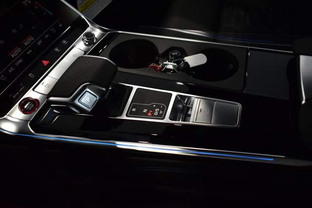 Used 2025 Audi RS 7 Performance AWD/4WD image 25